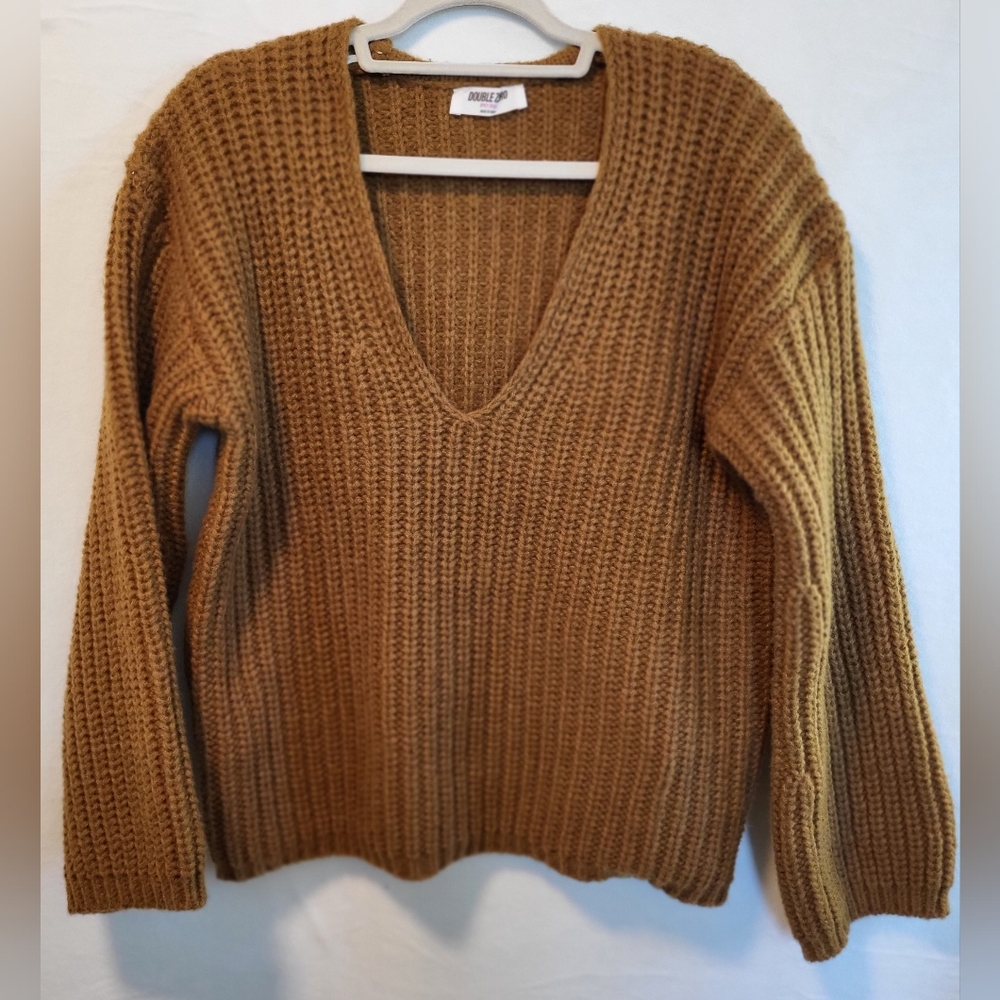 Double Zero Dark Tan V-Neck Sweater NWOT Size Small Oversized